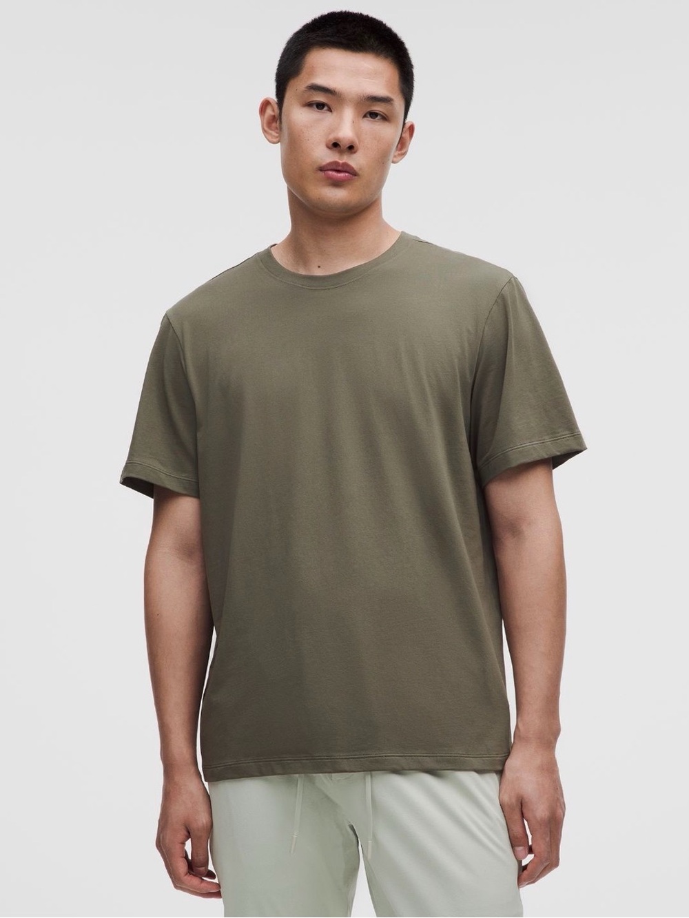2 Lululemon Athletica Men's Short Sleeve Crew Neck T-Shirts in Olive/Burgundy
